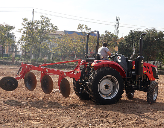 tractor with plough (41)
