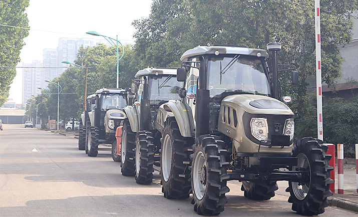 Chalion 125hp Farm Tractor With Trailer Is Being Shipped To Africa